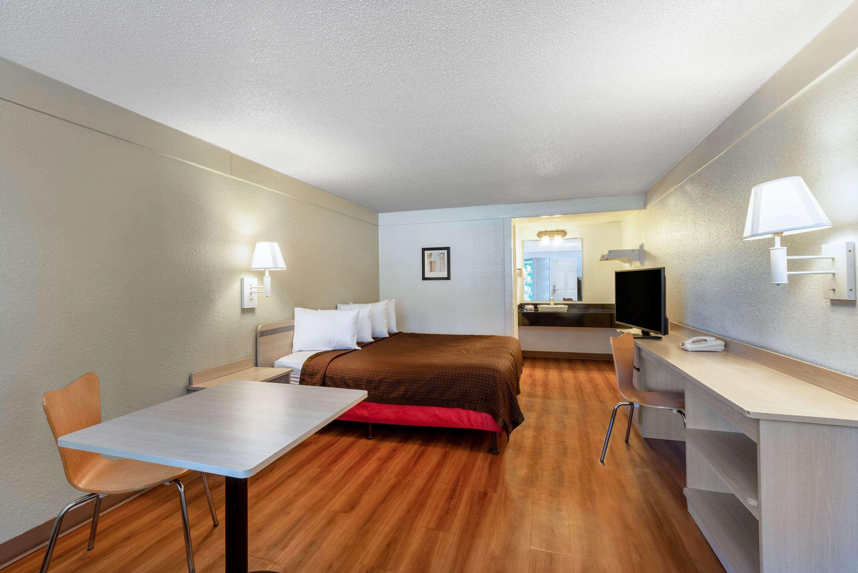 Travelodge By Wyndham Essington / Philadelphia Airport Екстериор снимка