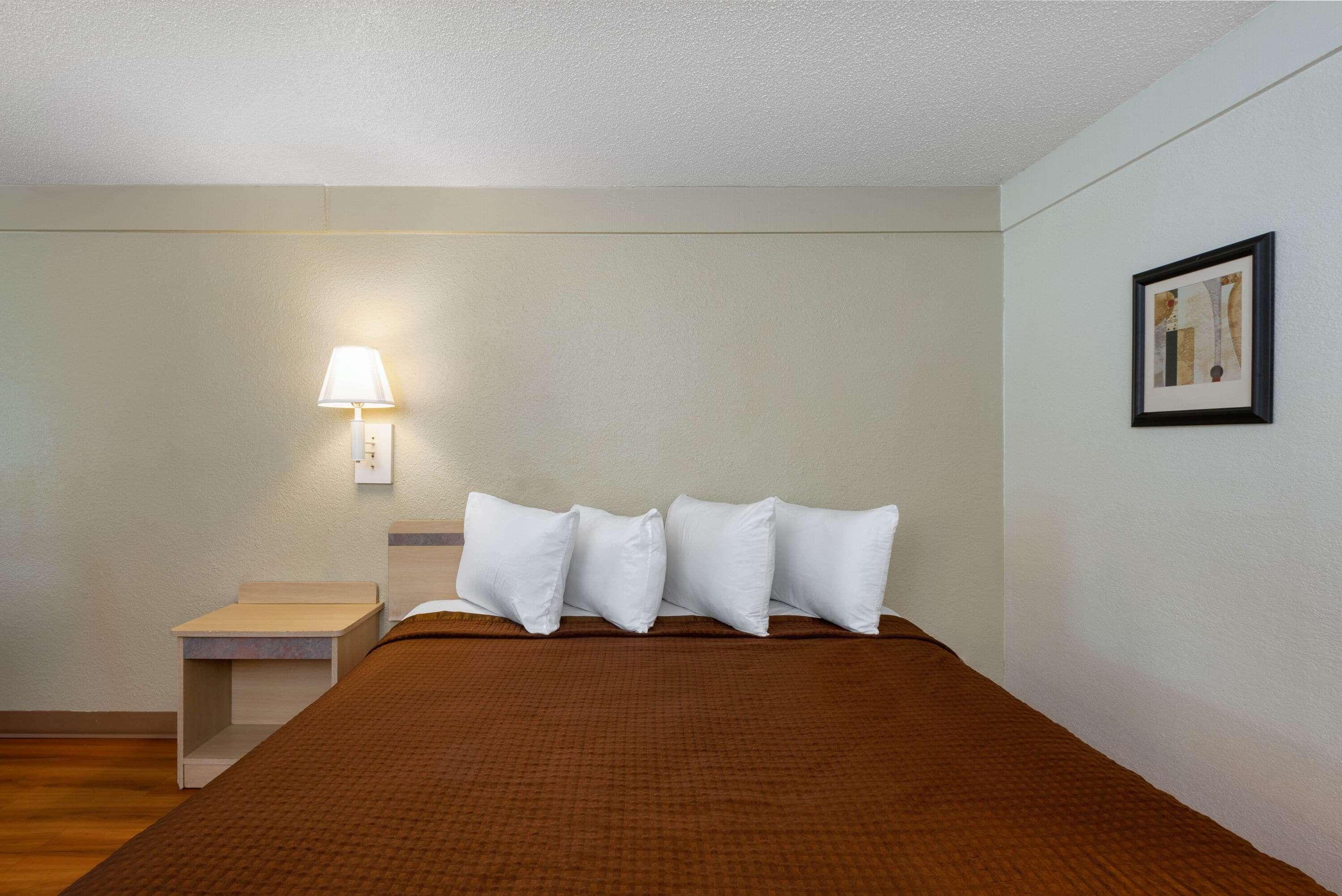 Travelodge By Wyndham Essington / Philadelphia Airport Екстериор снимка