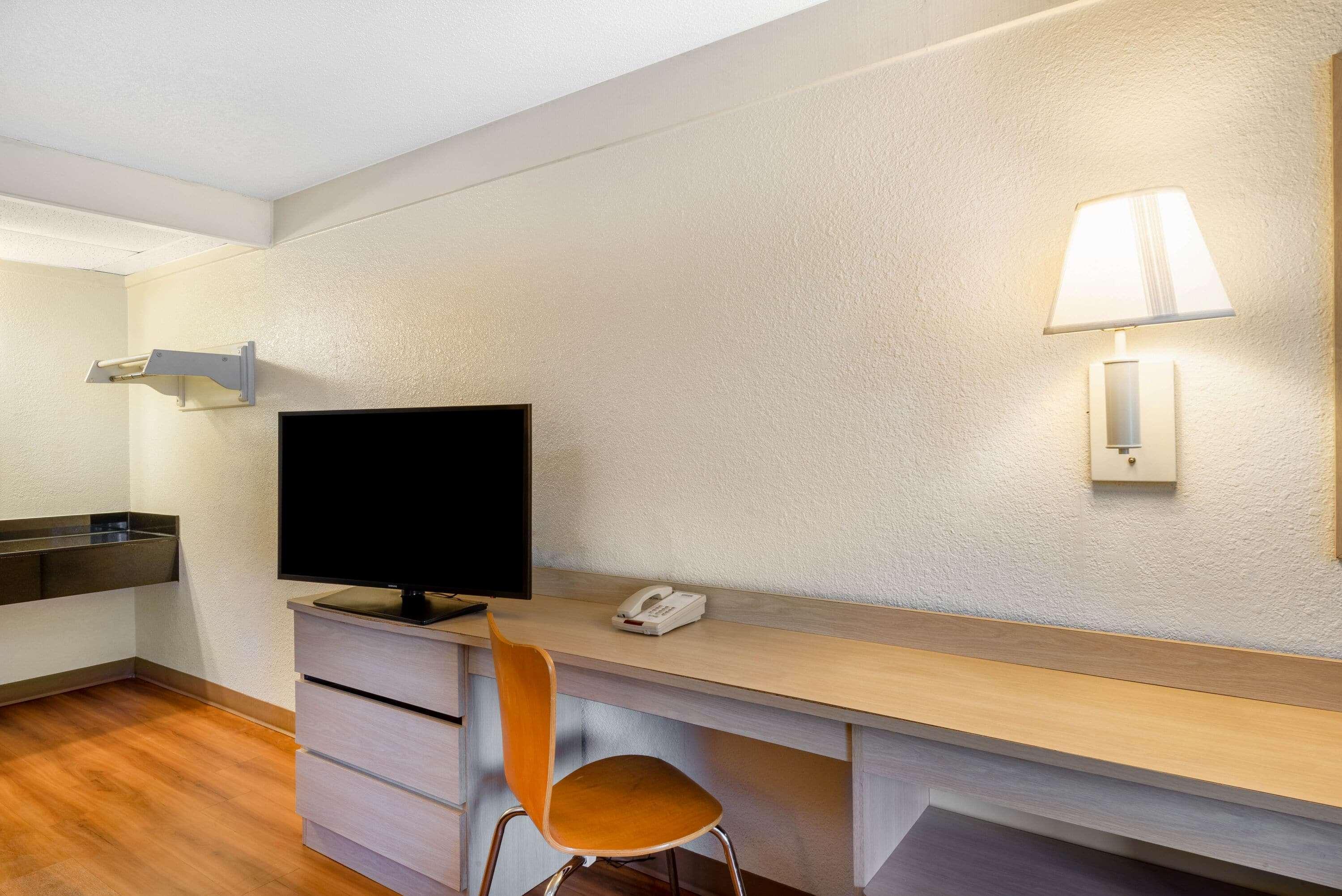 Travelodge By Wyndham Essington / Philadelphia Airport Екстериор снимка
